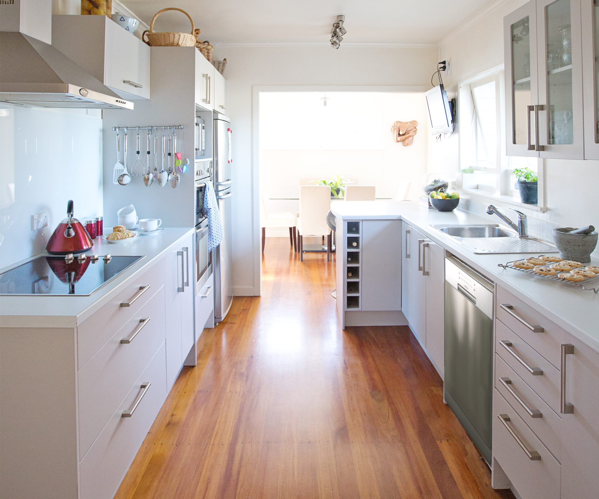 The pros and cons of a kitset kitchen