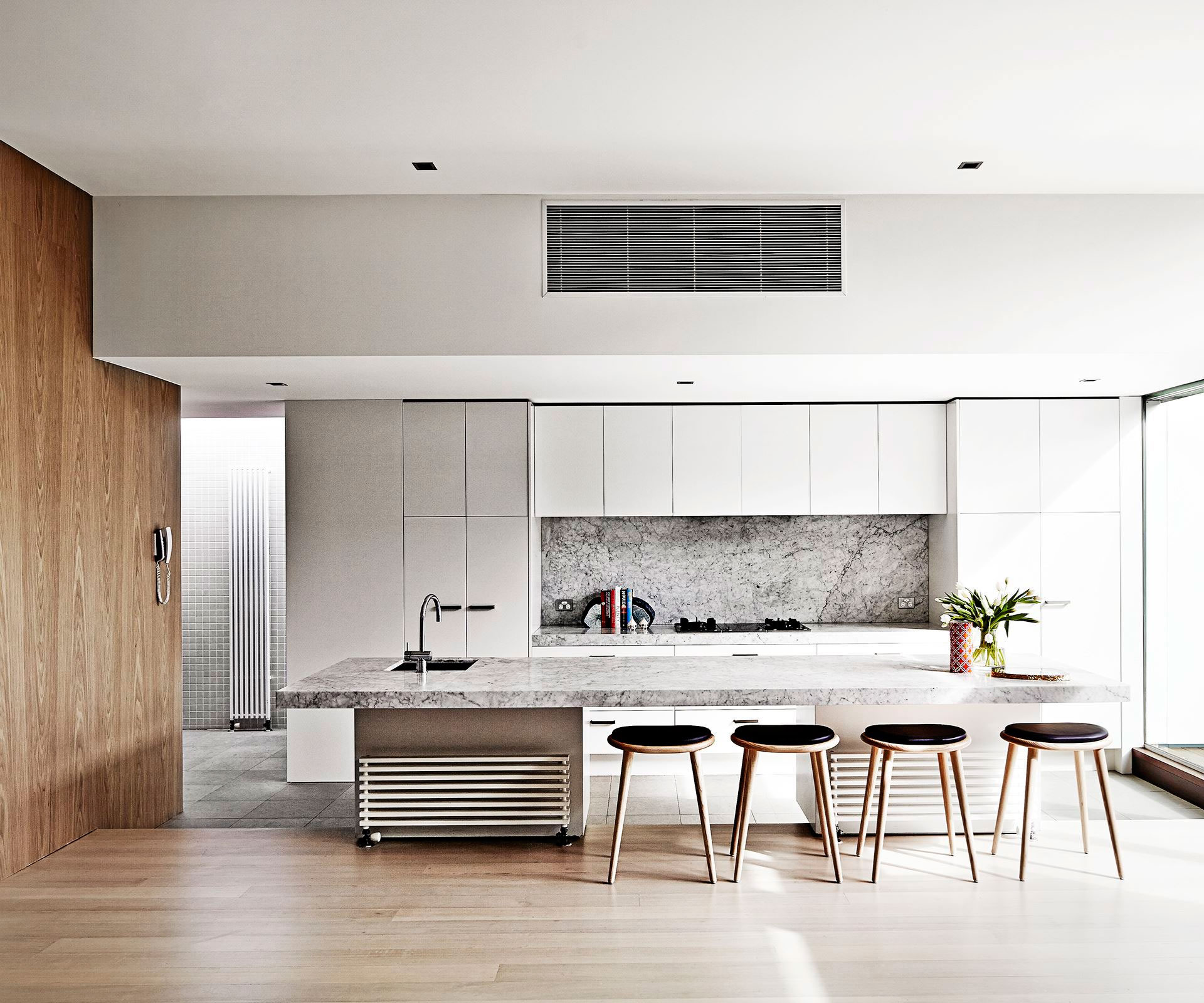 11 modern minimalist  kitchens to fall in love with