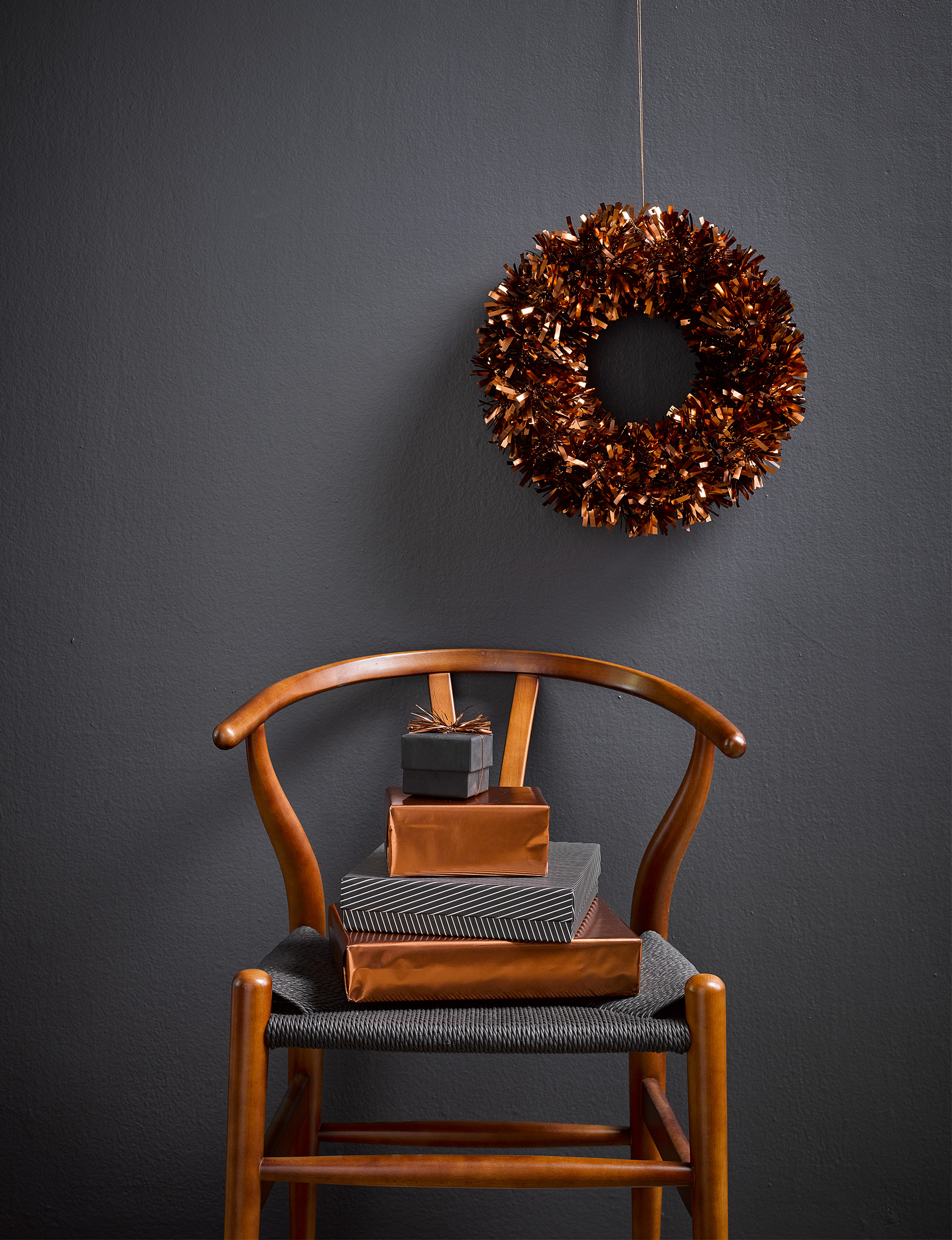 decorate with tinsel, Christmas DIY project